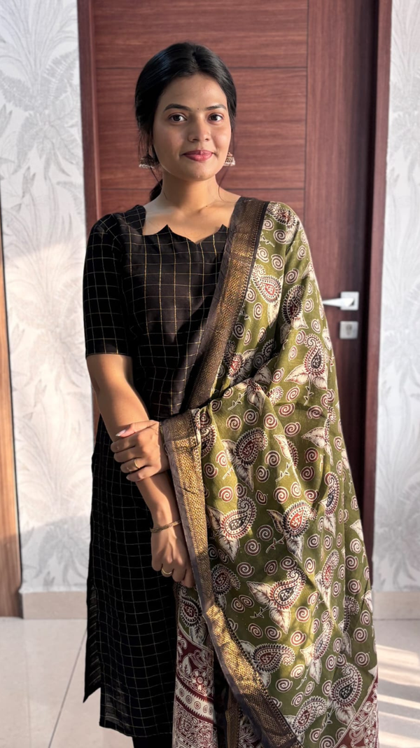 Zari Checks Kurta Set