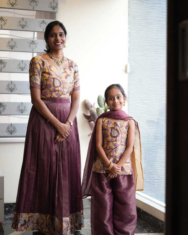 Plum Blossom Twinning Set