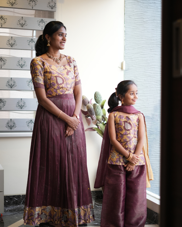 Plum Blossom Twinning Set