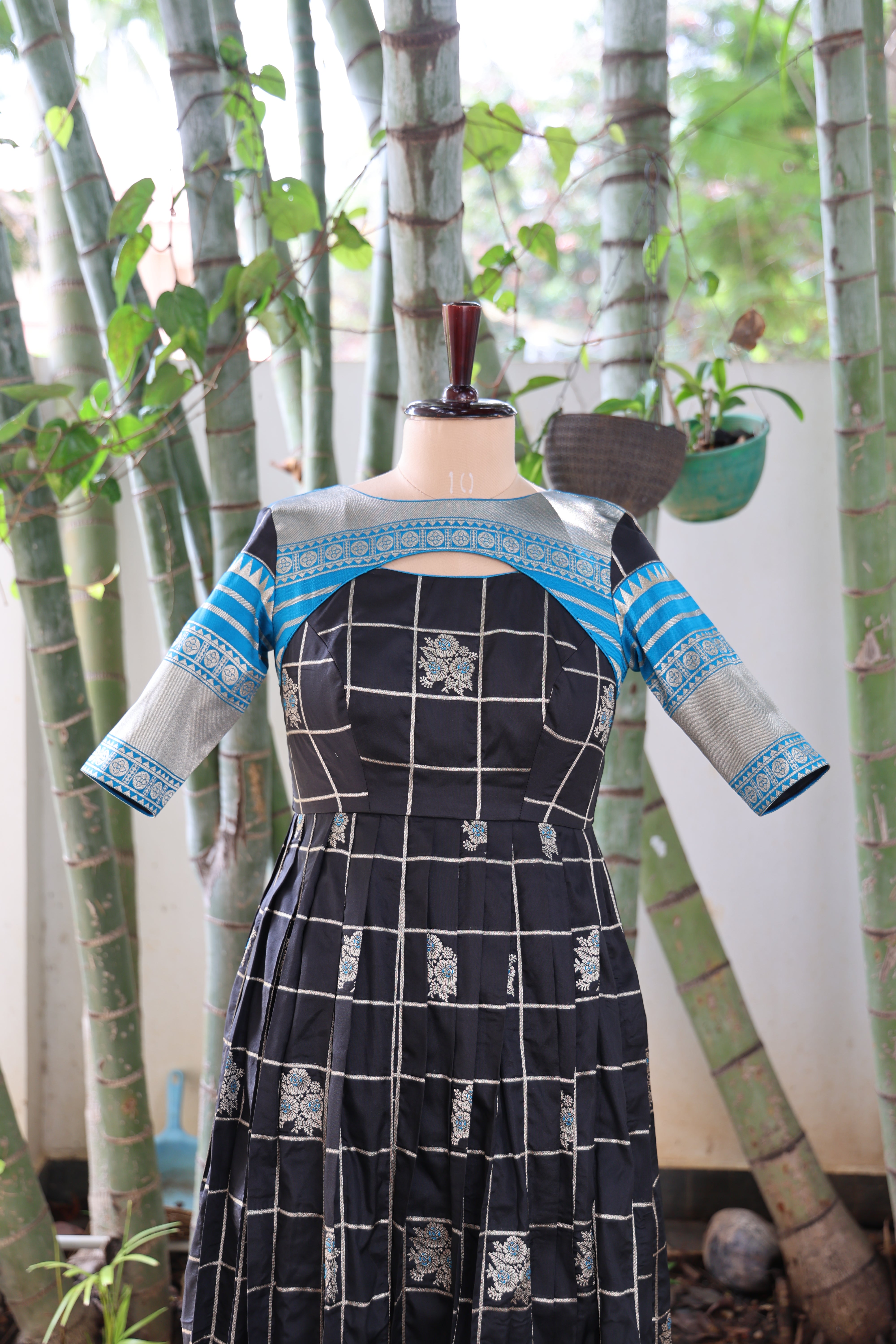 Twilight Checks Anarkali