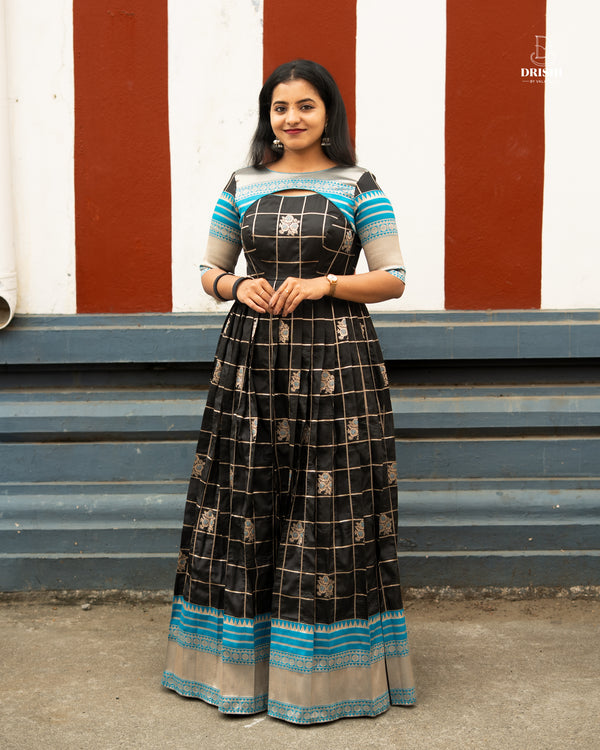 Twilight Checks Anarkali