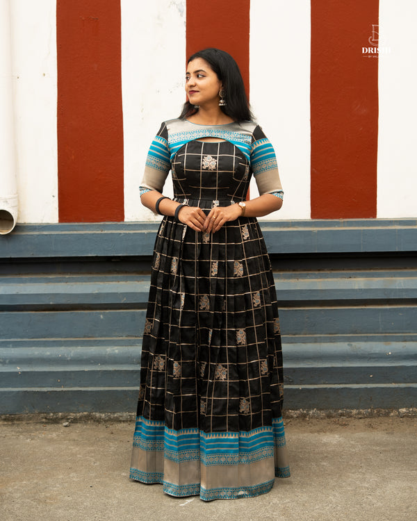 Twilight Checks Anarkali