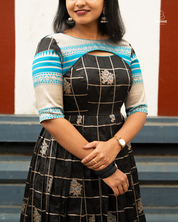 Twilight Checks Anarkali