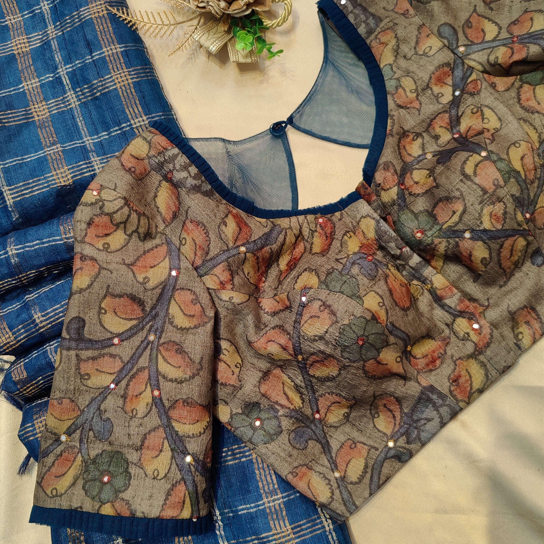 Slight sweet heart neckline Blouses