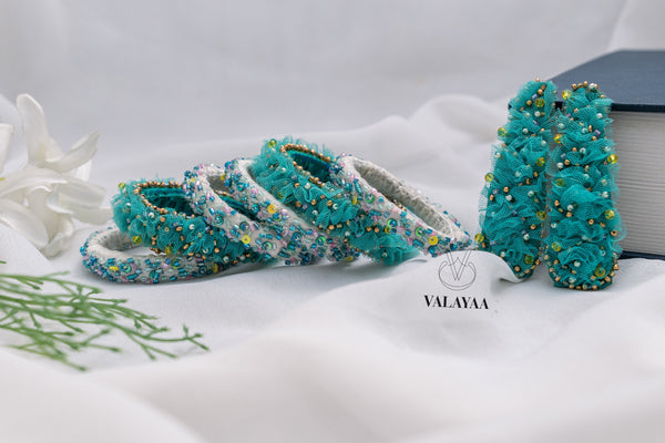 Scattered Beads Netted Bangle With Clips