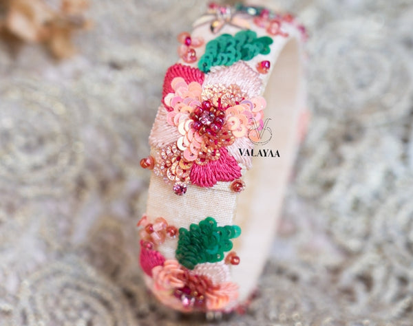 PEACHY FLORAL SEQUINS BANGLES