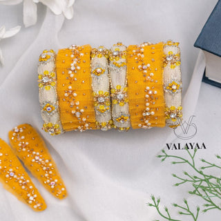 Pearl And Beads Bangle Wit Tic Tac Clips