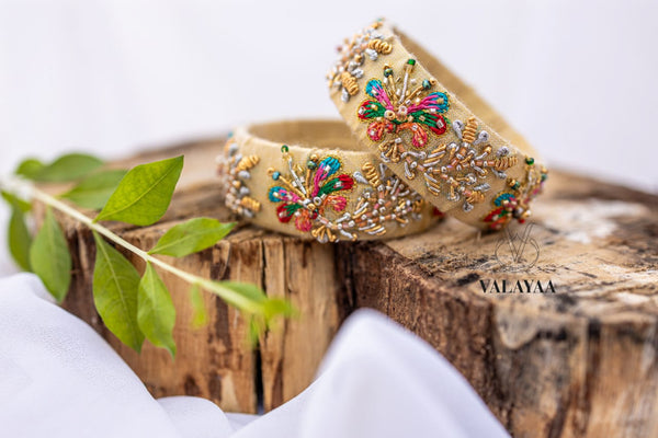 Threaded Floral Design Bangle