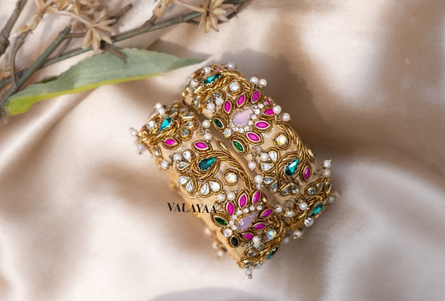 TRADITIONAL TILAK BANGLE