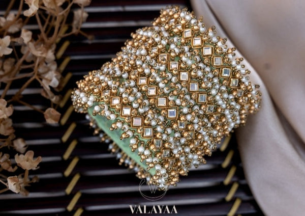 Rhombus stone and beads design