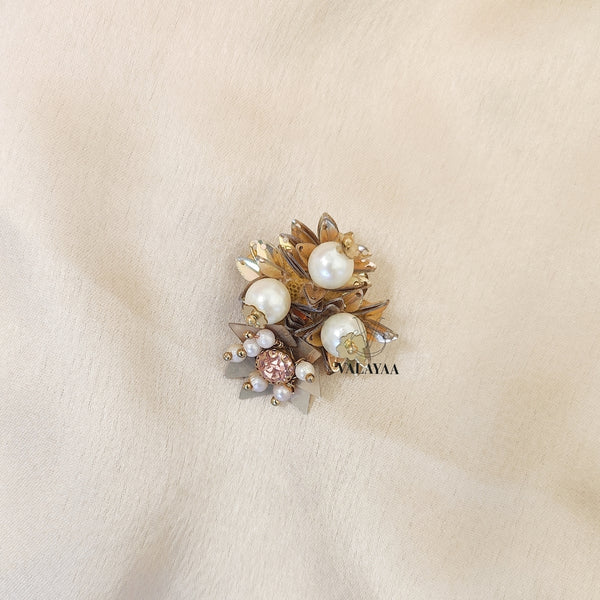 MINI SEQUENCE FLOWER SAREE PIN