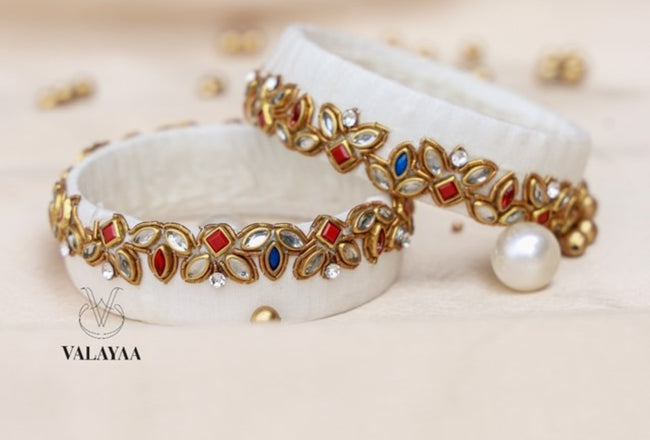 Tilak Kundan Border Bangle