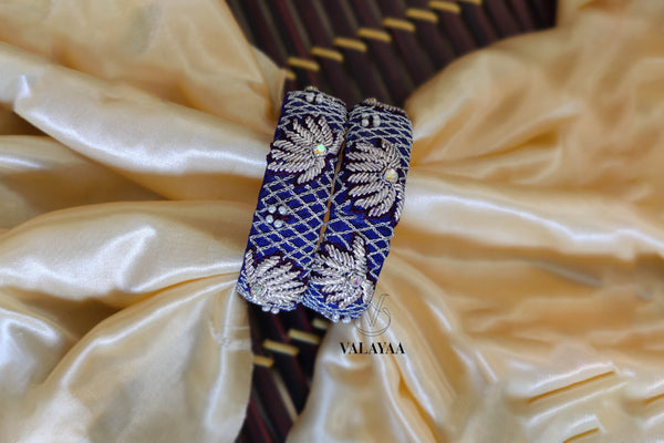 Criss Cross Lotus Bangle